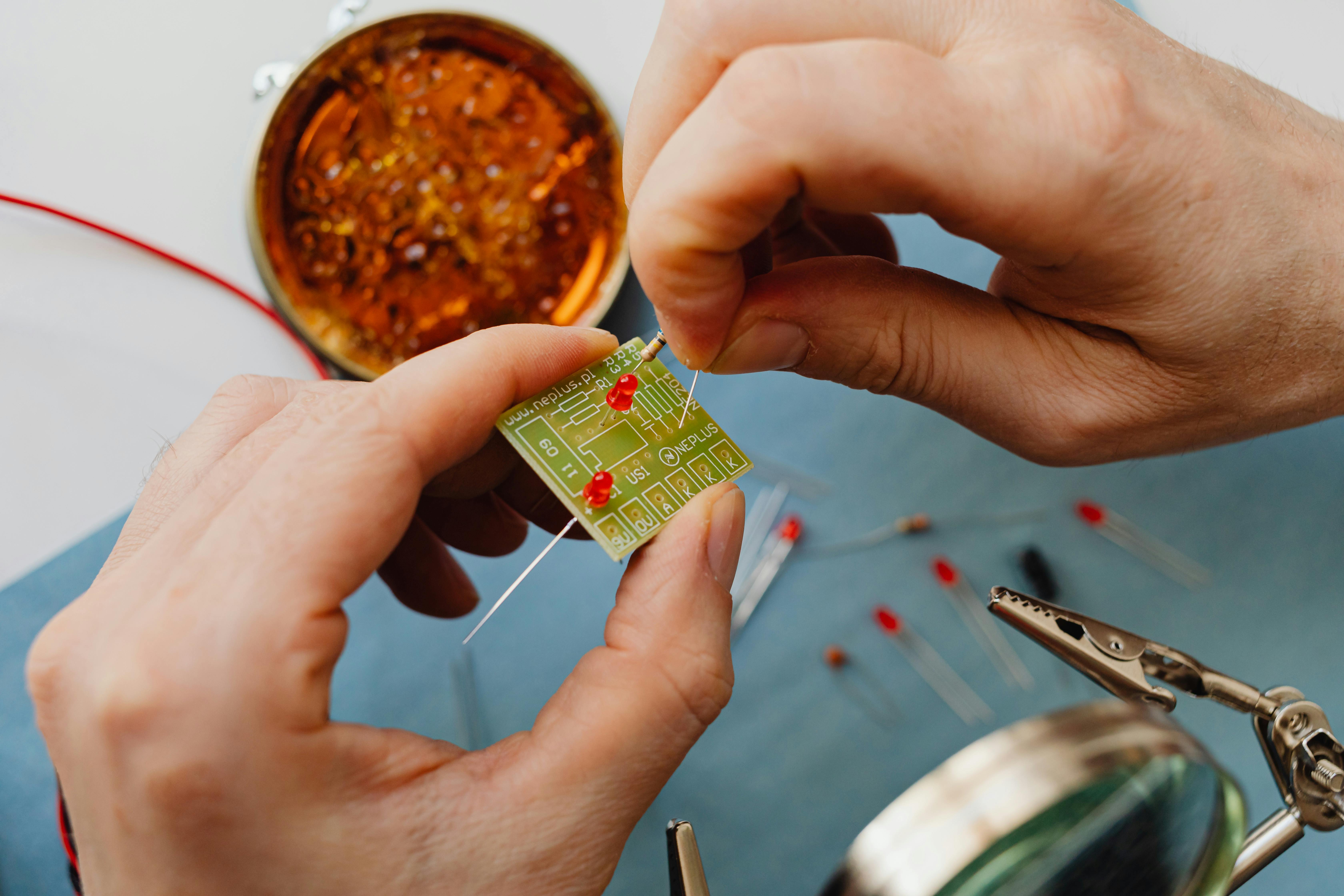 Elektronik-Prototyping und EMV Pre-Compliance Testing